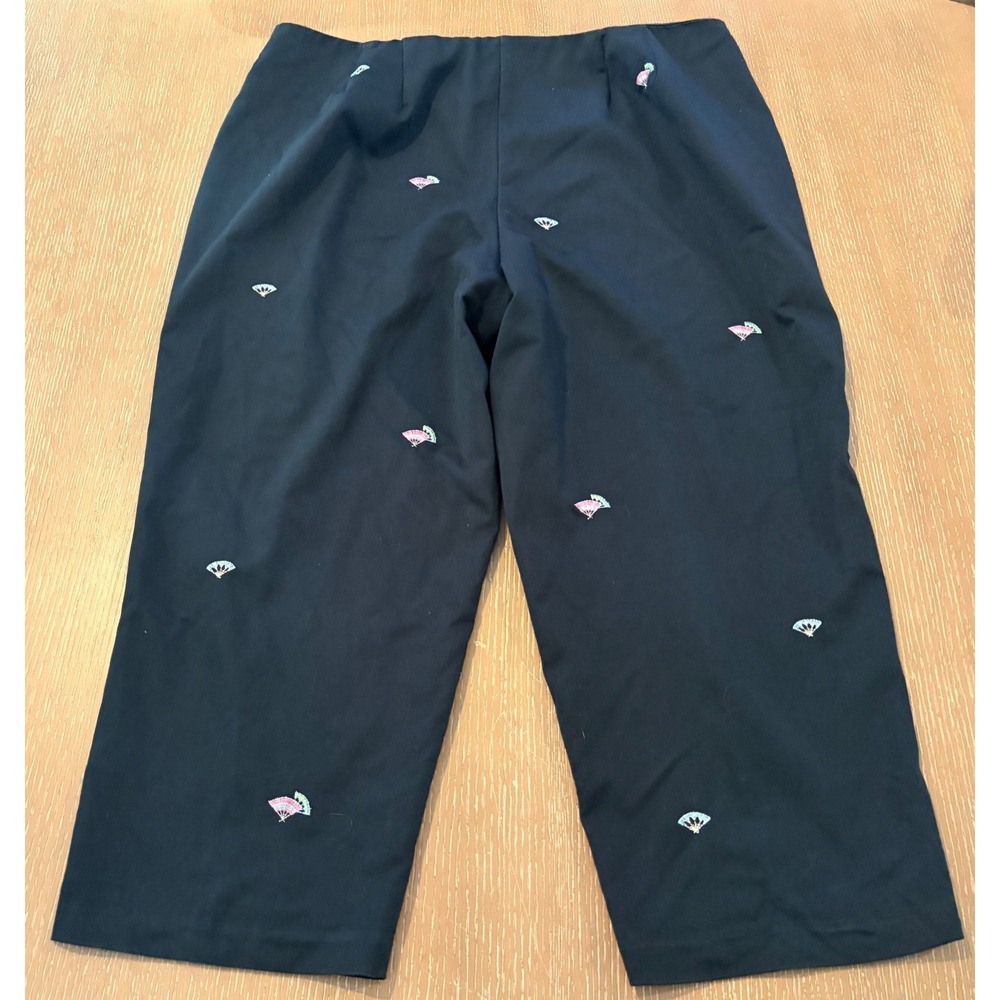 Requirements Women's 22W Black Embroidered Capri Pants Stretch Pull-On Floral